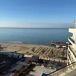 Sky Rooftop Luxury מלון דירות 3*