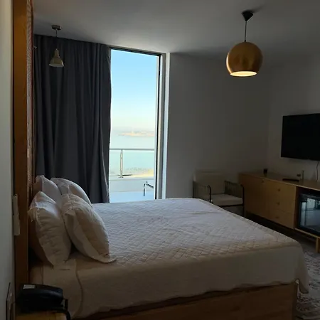 Sky Rooftop Luxury Апарт-отель Дуррес