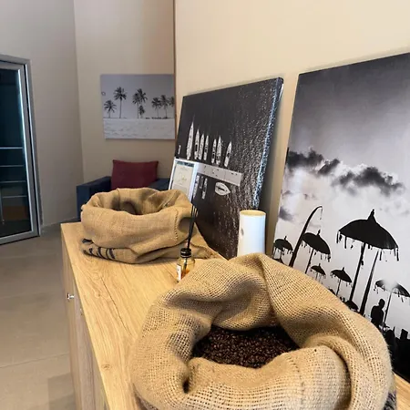 Sky Rooftop Luxury Апарт-отель Дуррес