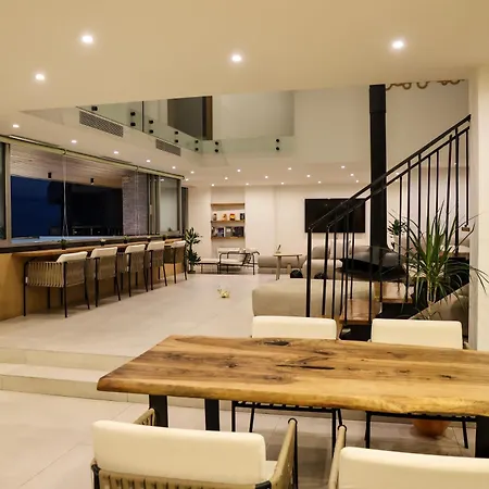Апарт-отель Sky Rooftop Luxury