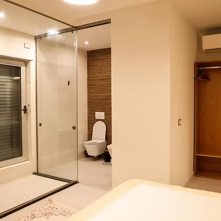 Sky Rooftop Luxury 3* Durrës