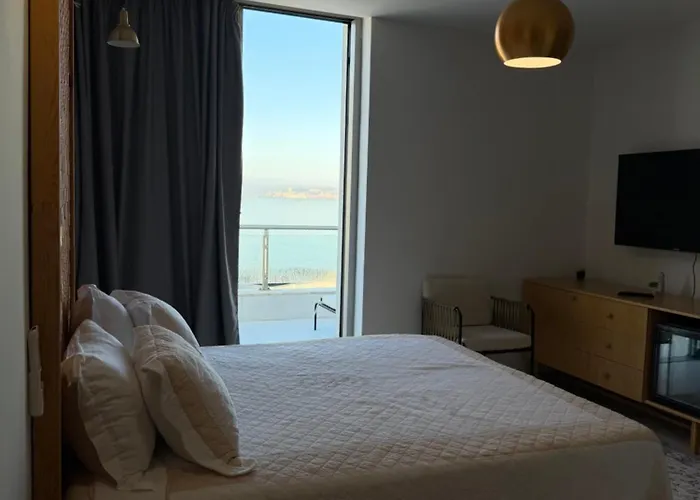 Sky Rooftop Luxury Aparthotel Durres