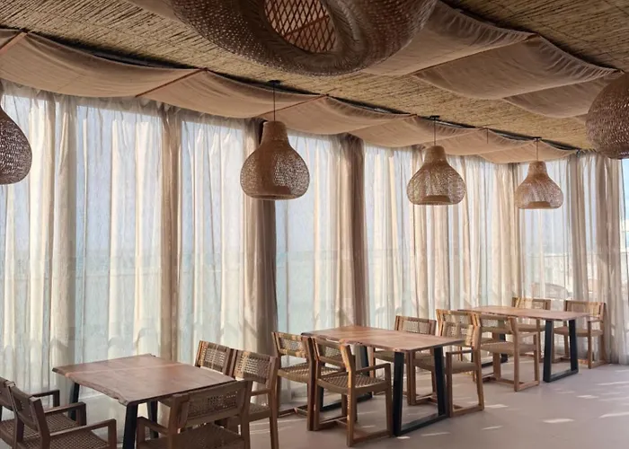 Sky Rooftop Luxury Aparthotel 3*