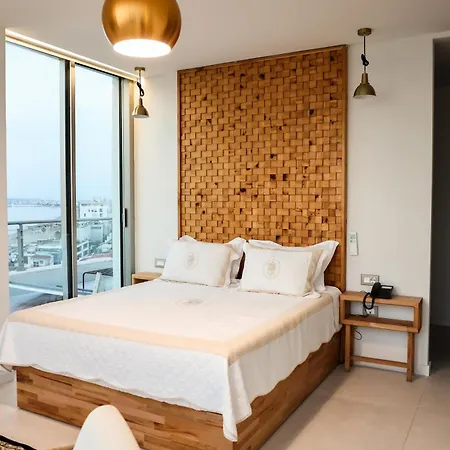 Sky Rooftop Luxury Aparthotel 3*