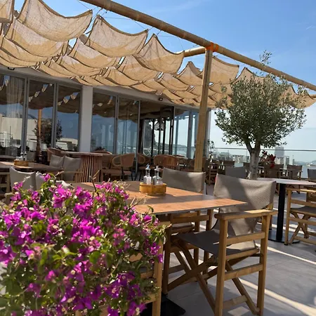 Sky Rooftop Luxury Aparthotel