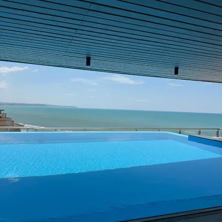Sky Rooftop Luxury Aparthotel 5*