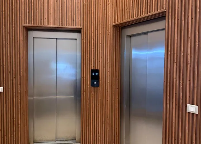 Sky Rooftop Luxury Hotel apartamentowy Durrës