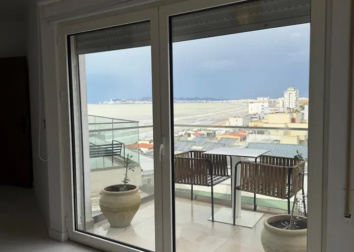 Sky Rooftop Luxury 3* Durrës